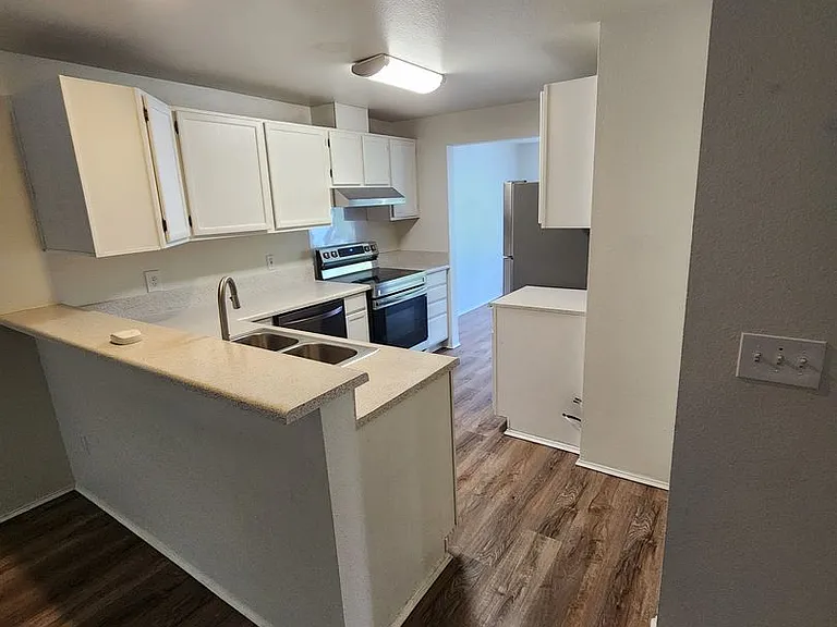 1307 NW Slate Ln #102 — Photo 44