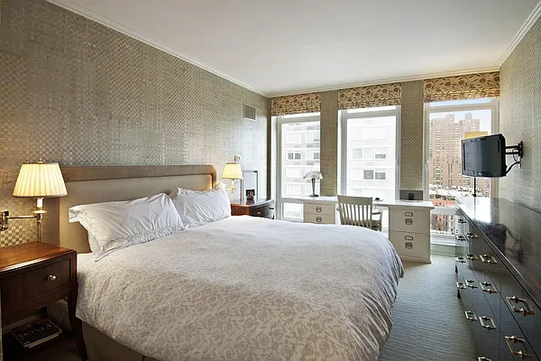 Rented by Corcoran | media 52