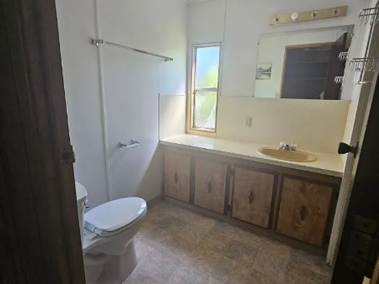 571 Clover Dr #B — Photo 10