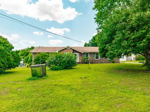102 Lake Point Dr, Gallatin, TN 37066