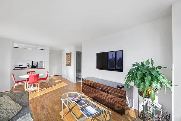 Rented by Compass | media 3
