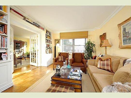 2nd image of 27 E 65th St APT 3D