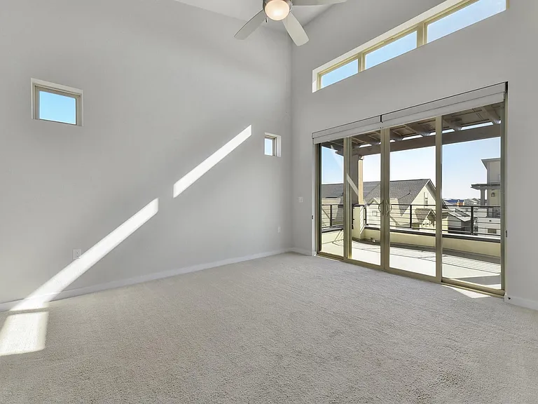 4622 Vaughan St — Photo 10