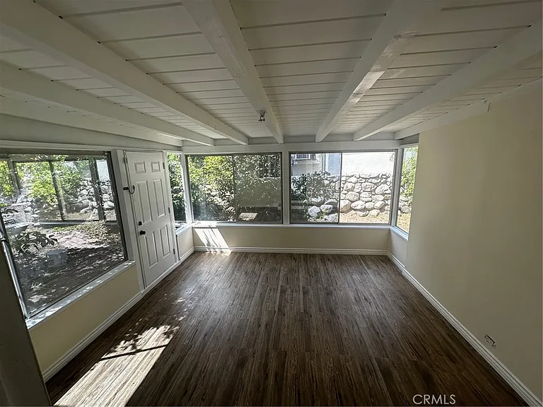 2151 N Altadena Dr — Photo 3