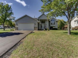 5350 Amblewood Dr NE, Prior Lake, MN 55372
