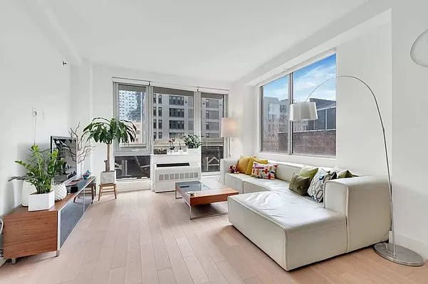 Rented by Compass | media 12