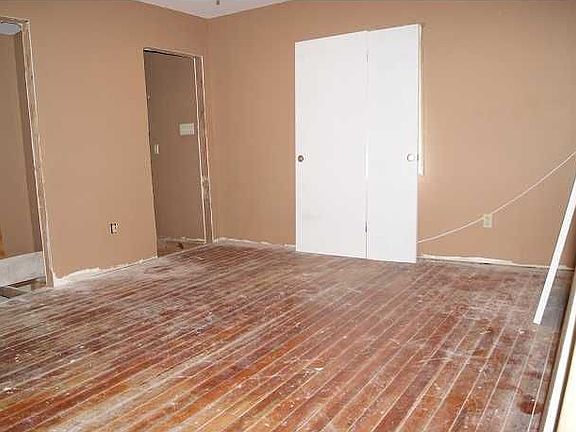 5th image of 33 Curtis Dr