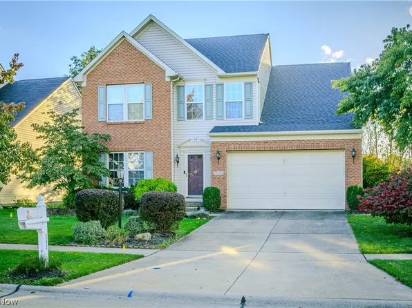 37603 Stoney Lake Dr, North Ridgeville, OH 44039