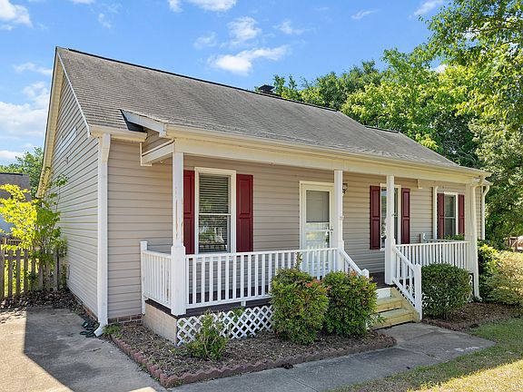 3rd image of 1016 Fairlong Rd