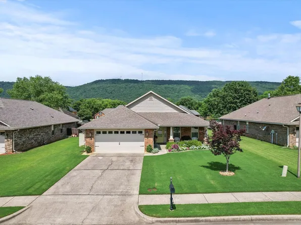 7122 Pale Dawn Pl SE, Owens X Rds, AL 35763