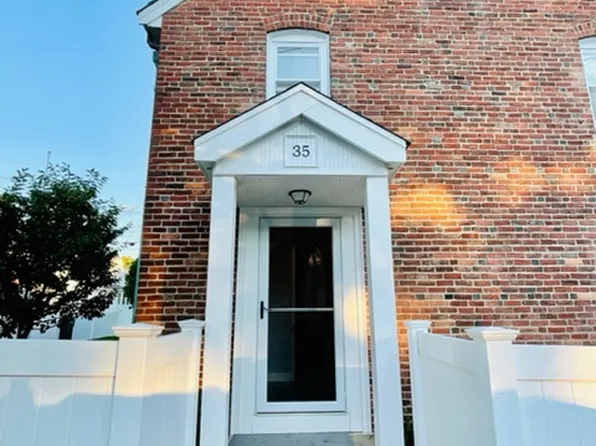 35 Butts St #1, Newton Upper Falls, MA 02464