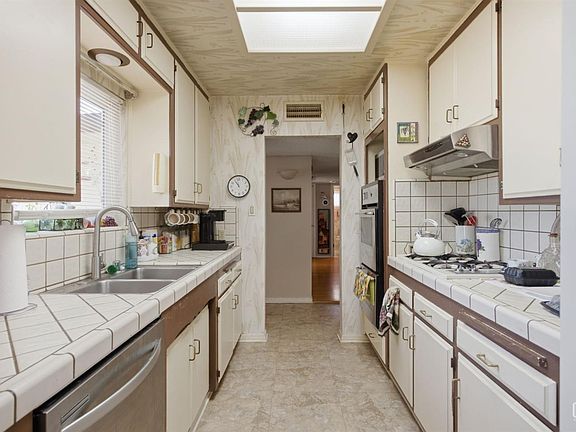 4th image of 6513 Cranbrook Ave