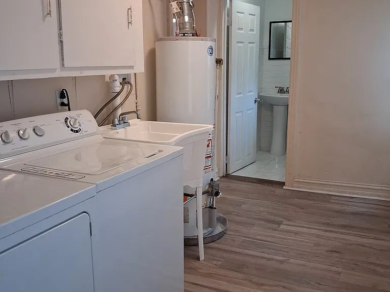 533 E Milton Ave — Photo 16