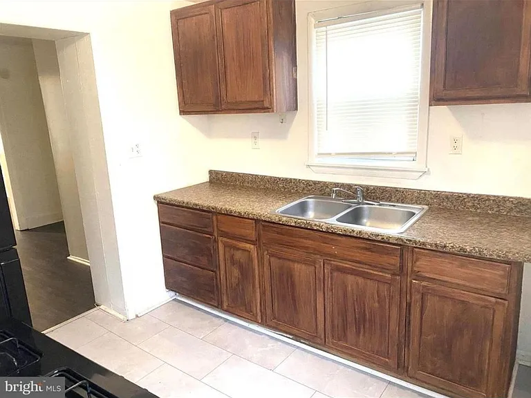 1133 Clover Ln — Photo 6