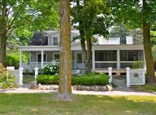 306 Nettleton St, Charlevoix, MI 49720