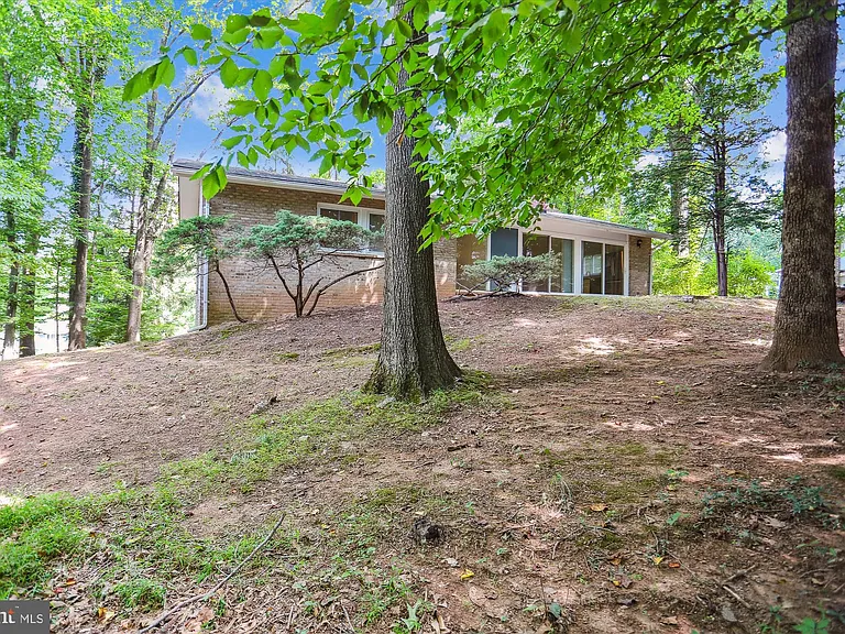 8206 Stone Trail Dr — Photo 49