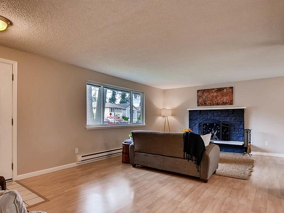 5th image of 20409 50th Ave E