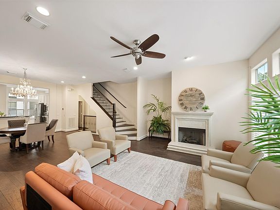 5th image of 562 Bomar St