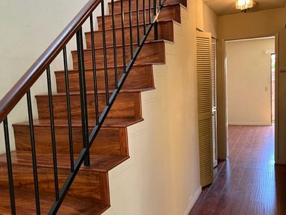 2nd image of 34 N El Molino St APT 4