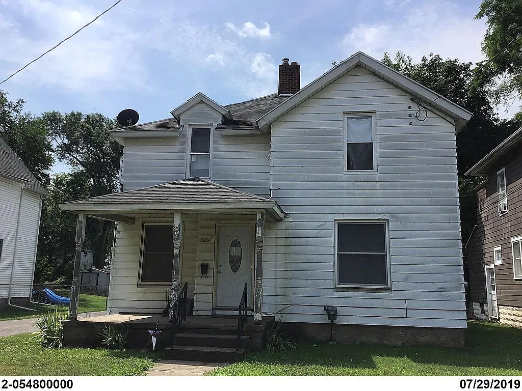 325 Van Buren St photo 1