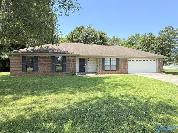 102 Watercress Cir, Huntsville, AL 35806