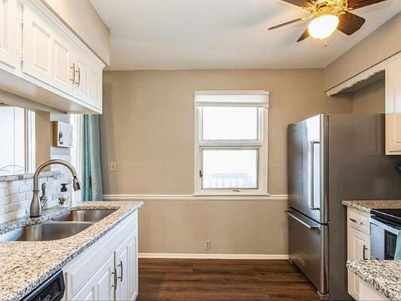 4th image of 460 W 104th St Unit D