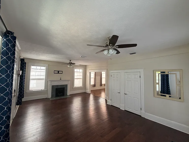 2346 College St — Photo 7