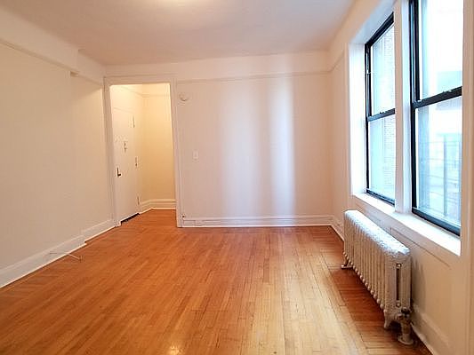 3rd image of 138 Haven Ave APT 1A