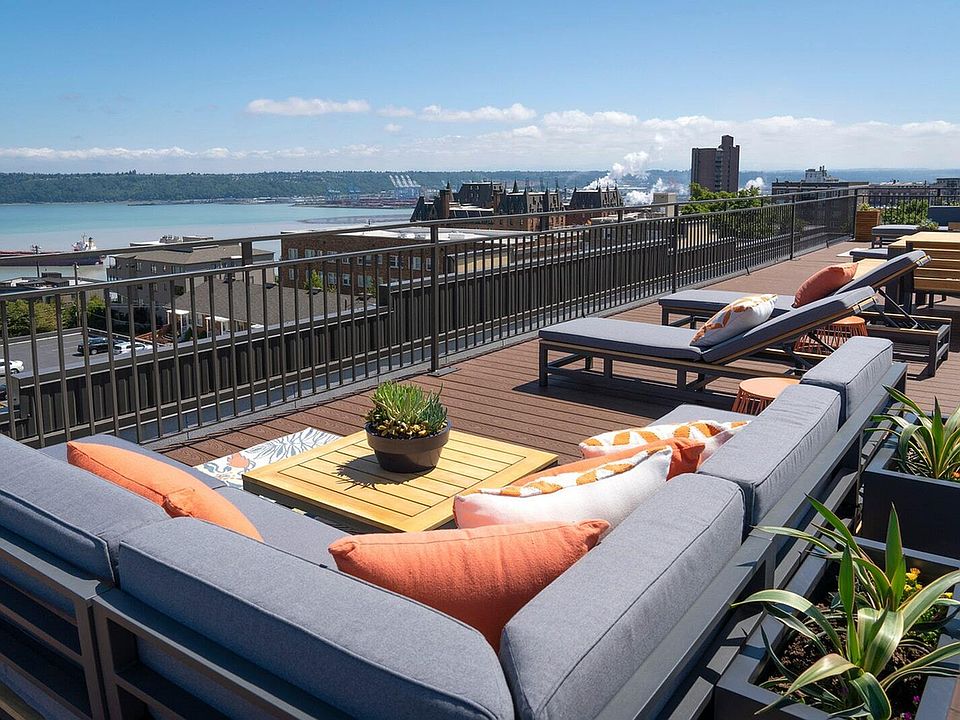 Rooftop Deck