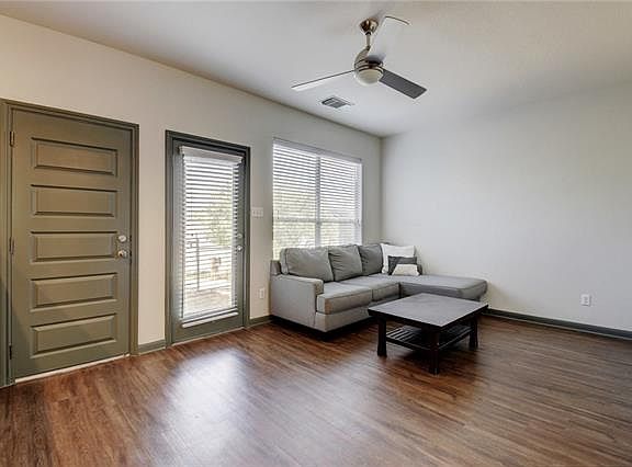 2nd image of 2724 Bond Dr #31C