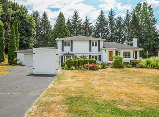 39 Knickerbocker Rd, Pittsford, NY 14534