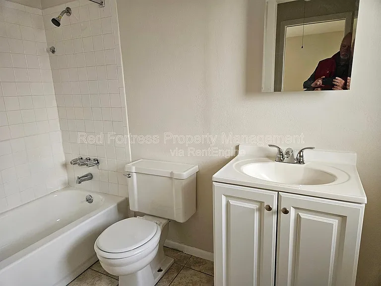1635 Newport Ct — Photo 10