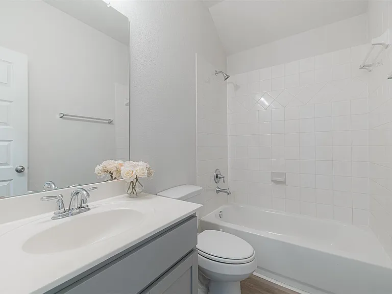 33118 School Hill Rd — Photo 17