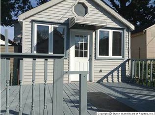 176 Kiswick St, Staten Island, NY 10306