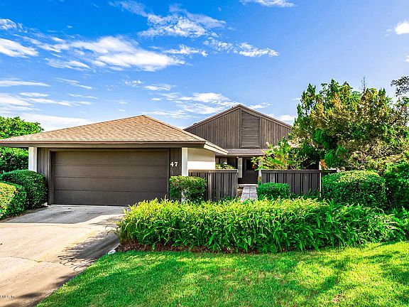 2nd image of 47 Village Walk Dr
