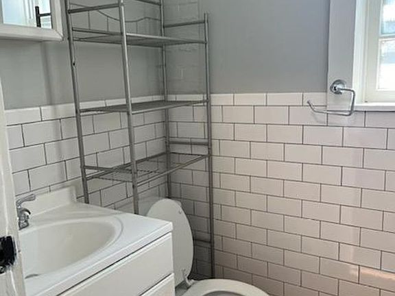 2nd image of 510 W Saint Catherine St APT D