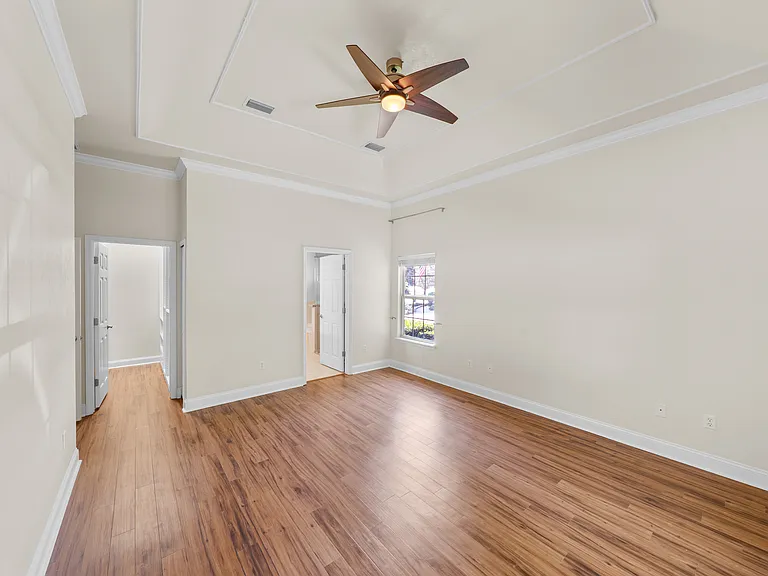 10538 Palmetto Blvd — Photo 16