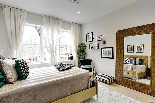 Sold by Berkshire Hathaway HomeServices Laffey International Realty | media 3