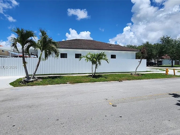 10752 SW 228th Ter — Photo 5