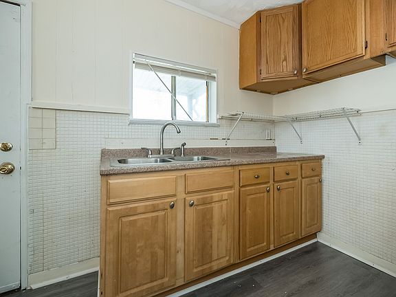 4th image of 5814 Helen Ave