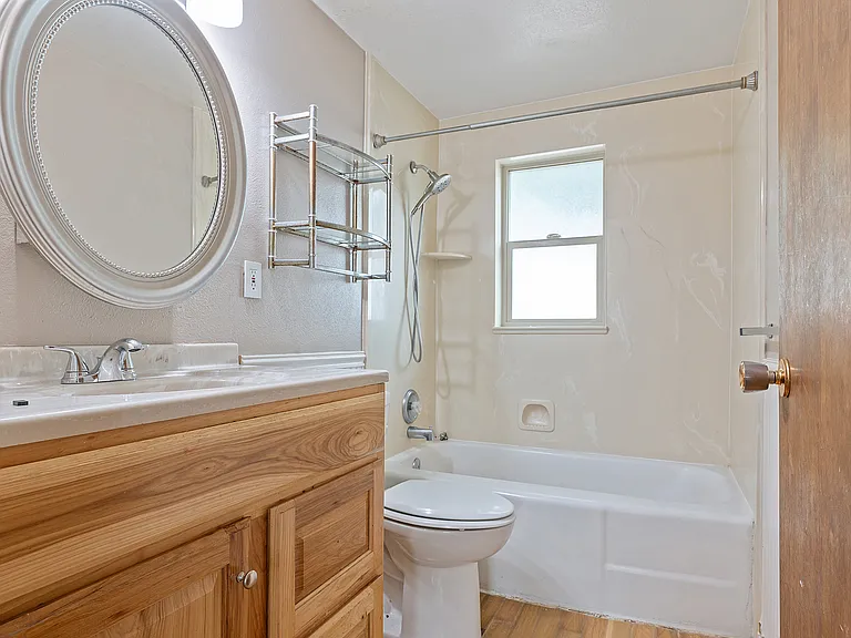 525 Monroe Blvd — Photo 7