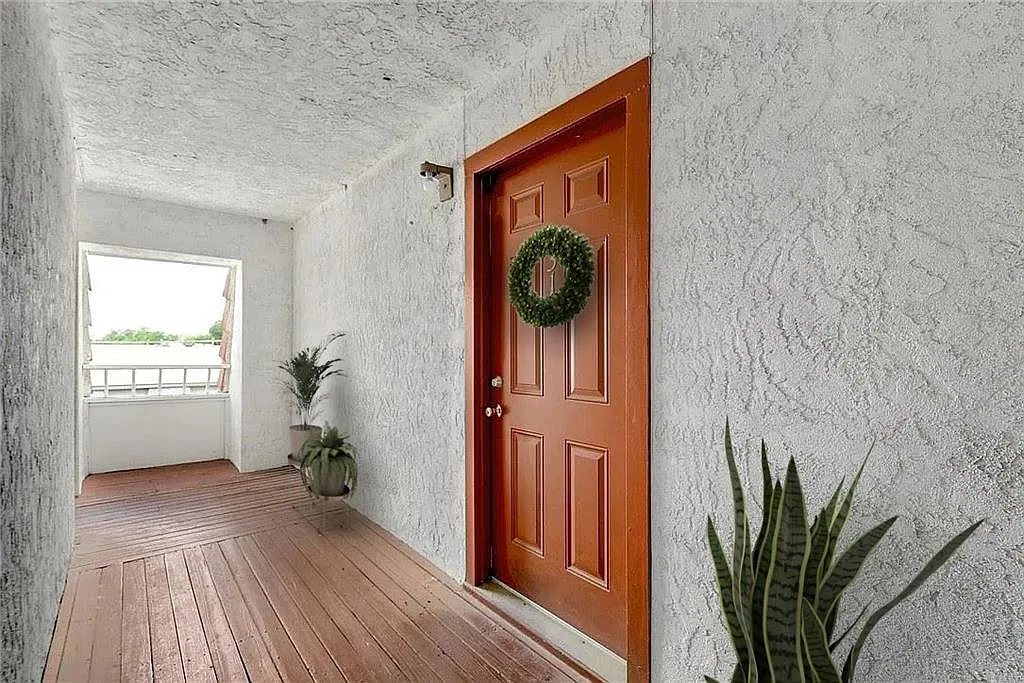3115 Helms St Apt 316 — Photo 1