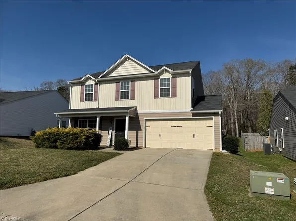 5911 Odenton Ln, Pfafftown, NC 27040