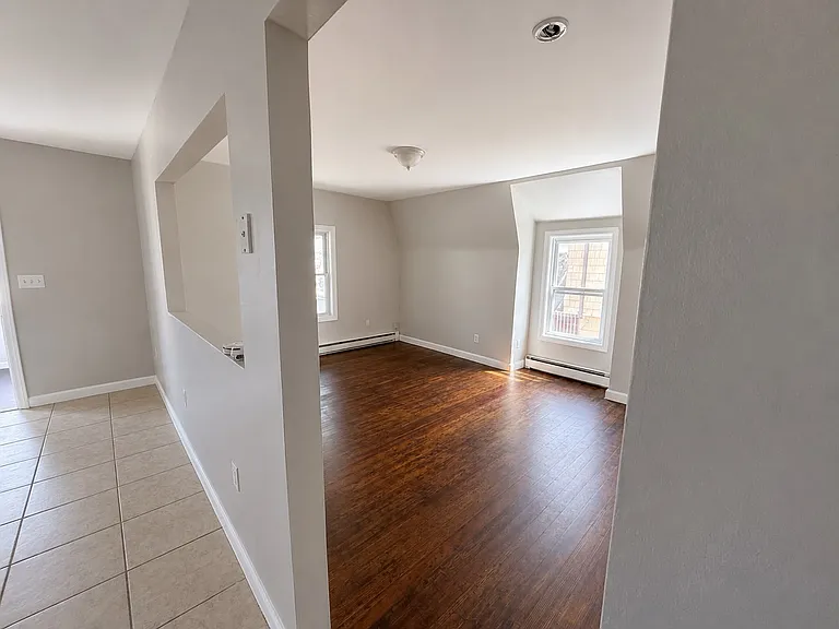 45 Carleton St #2 — Photo 8