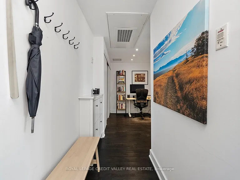 233 Carlaw Ave #816 — Photo 4