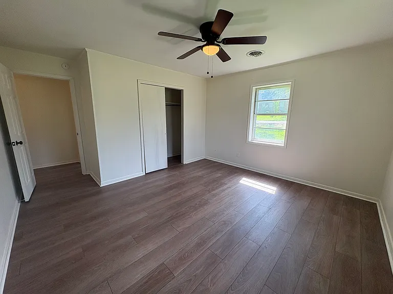 216 E Clayton St — Photo 14