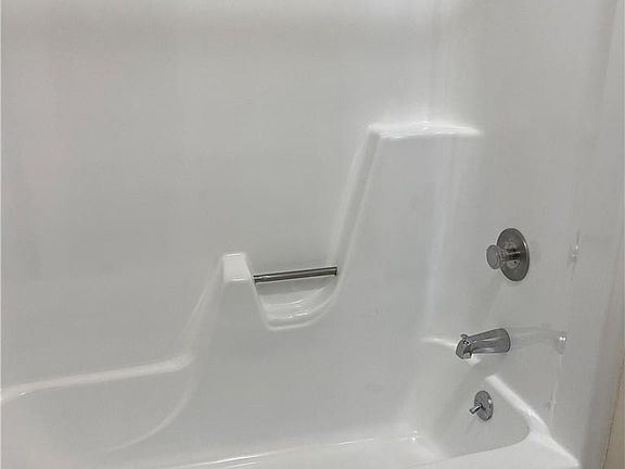 4th image of 202 Park Ln Unit 202