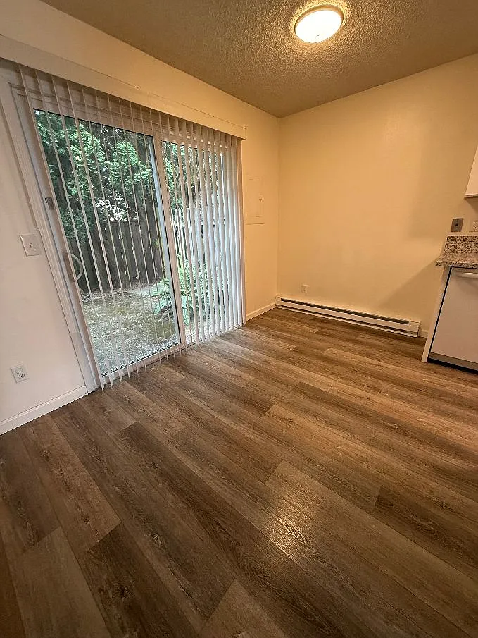 2 bed, 1.5 bath, 850 sqft, $1,695 — Photo 3