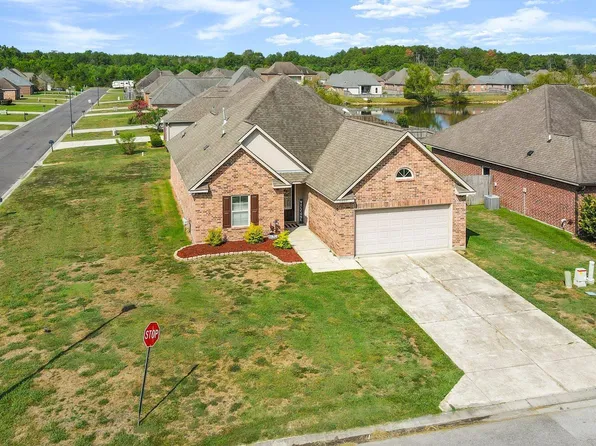 31009 Autumn Lake Dr, Walker, LA 70785