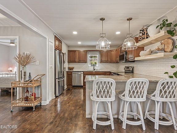 4th image of 1401 Audena Ln